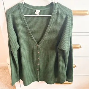 Flawless oversized top. thumbnail 1