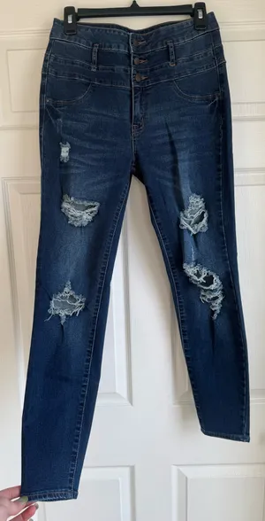 Refuge Women’s Distressed Dark Wash Skinny Jeans Size 6 thumbnail 1