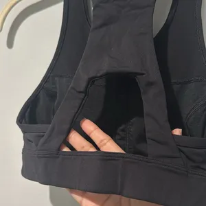 Lululemon Women's Sports Bra with Phone Holder on back Size 6 Black Running thumbnail 4