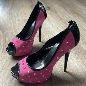 Fredrick’s of Hollywood Sexy Y/K Vintage Stiletto Heels thumbnail 2