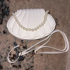 Clam Shell Purse White thumbnail 4
