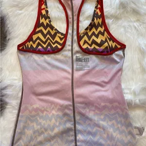 *30off3*‎ NWOT. Nike Dri-Fit Athletic top. thumbnail 5