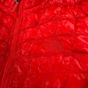 The North Face Thermoball Puffer Jacket Womens Medium Red Full Zip Quilted thumbnail 8