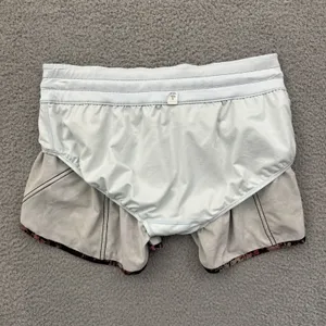Lululemon Tracker Shorts Low Rise 4" Stencil Blossom Athletic Gym Women's 12 thumbnail 4