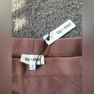 Day + Moon brown ribbed flowy sweater skirt, size M Size M thumbnail 2