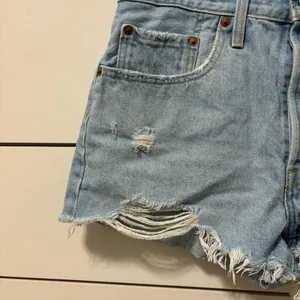 Levi’s 501 Denim Shorts thumbnail 4
