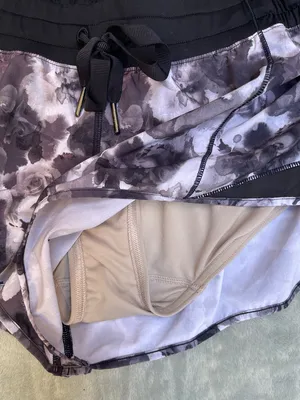 Lululemon Hotty Hot Short Running Gym Yoga Pilates Outdoor Black White Print 10 thumbnail 5