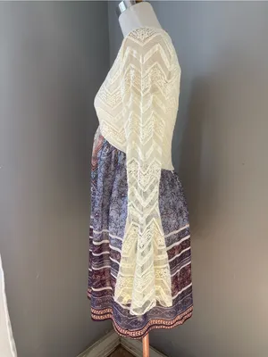 VENUS Lace Bodice Long bell Sleeve V-Neck Dress in Cream and Navy thumbnail 2