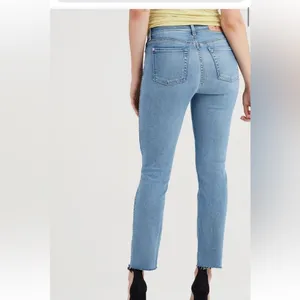 7 For All Mankind Luxe Vintage Edie With Cut Off Hem‎ in Light Blue Wash S28 thumbnail 3