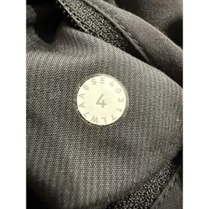 Lululemon Track That Mid-Rise Lined Short 4 Black Womens Size 4 Running Training thumbnail 8