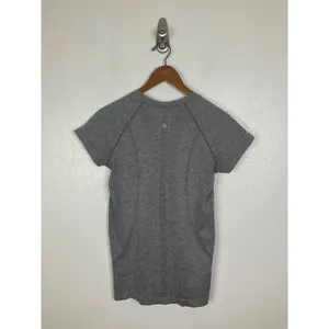 Lululemon Swiftly Tech Short Sleeve 2.0 Grey Heathered Running Shirt Size 8 thumbnail 2