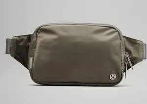 Lululemon Everywhere Belt Bag Grey Sage thumbnail 3