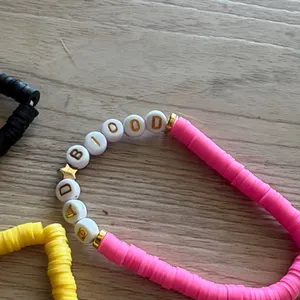 Taylor Swift Kids Beaded Bracelet Set - Pink, Yellow, Blue thumbnail 6