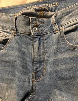 American Eagle Cropped Jeans thumbnail 4