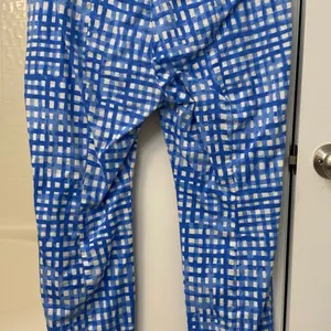 Lilly Pulitzer pants. Super cute print! Smoke free- pet free home. Women’s thumbnail 2