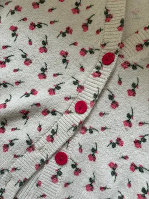 Cardigan thumbnail 3