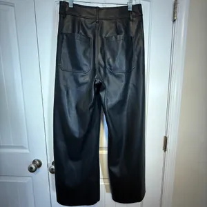 Zara Black Faux Leather 8 Pants Wide Leg High Rise Trousers Patch Pockets Chic thumbnail 3