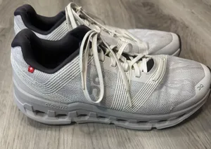 On Cloud Size 9 - On Cloudgo White/Glacier Running Shoes thumbnail 1