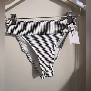 Roxy Quicksilver $45 Medium Bikini Bottoms Striped Black‎ White Beach Swim thumbnail 3