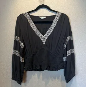 American Eagle Women’s Bohemian Crepe Fabric Smocked Peasant Blouse Size Medium thumbnail 2
