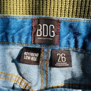 BDG by Urban Outfitters Boyfriend Low-Rise Denim Shorts Blue Sz 26 thumbnail 6