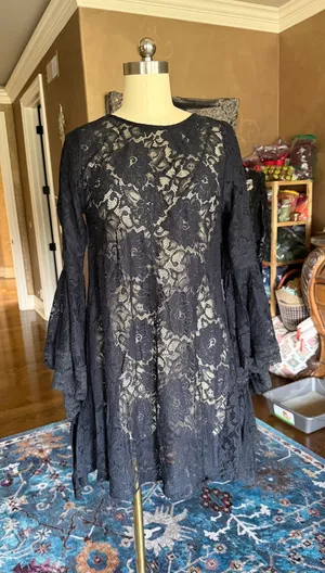 Black Dress thumbnail 1
