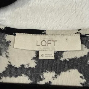 LOFT XS Animal Print Faux Wrap Dress Black White Short Sleeve Stretch Career thumbnail 5