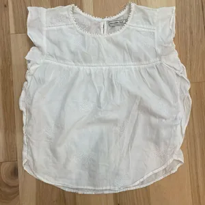 Abercrombie and Fitch Sz S White embroidered blouse with ruffle trim thumbnail 1
