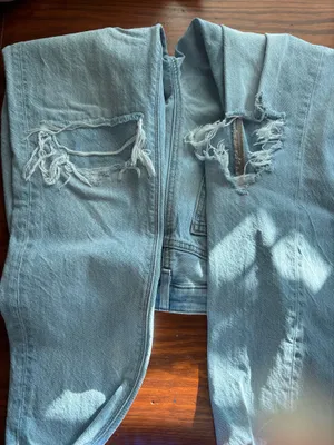 American Eagle Jeans Ripped thumbnail 1