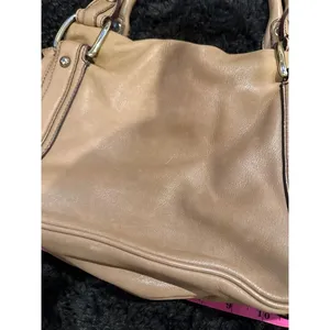 Banana republic handbag, beautiful tan color, excellent condition thumbnail 8