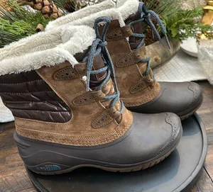 The North Face Women’s Brown Winter Boots thumbnail 1