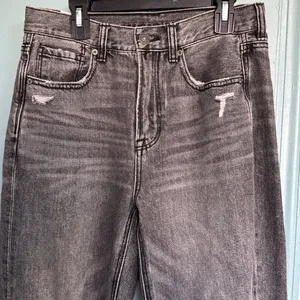 American Eagle Gray Distressed Mom Jeans Size 4 thumbnail 4