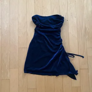 Princess Polly blue sparkly strapless Donellli mini dress thumbnail 2