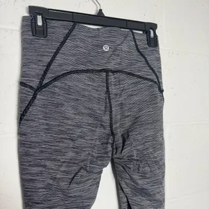 Lululemon Space Dye Mesh Panel High Rise Leggings Black White Striped Sz 6 thumbnail 2