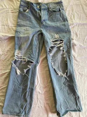 Forever 21 Ripped Jeans thumbnail 1