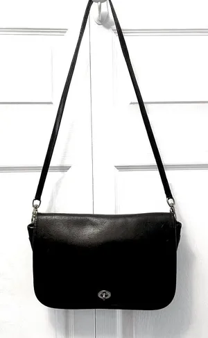 Vintage Black Leather‎ Coach Turn Lock Convertible Black Leather Y2K Classic thumbnail 1