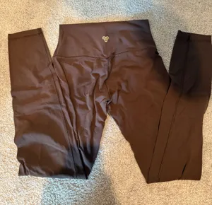 Aritzia Golden Butter Leggings thumbnail 1