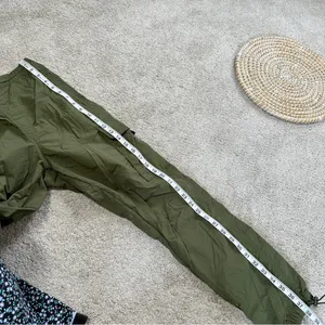 LCKR Women’s Mayday Utility Cargo Pants Nylon Pull On High Rise in Green Army S thumbnail 14