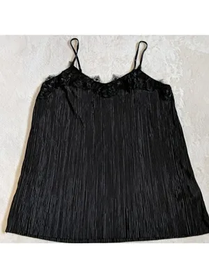 Front of Closet Lace Tank Top Small thumbnail 2