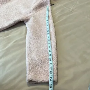 Fila szXL (seems smaller) pink pull over sherpa style hoodie GUC thumbnail 9
