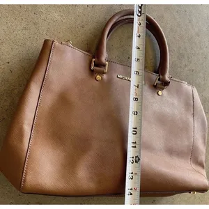 Vintage Michael Kors Women’s Handbag Bag Brown Gold Saffiano Leather Tote thumbnail 5