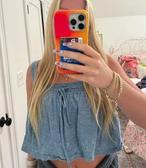 American eagle crop top thumbnail 1