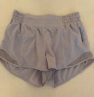 Lululemon Hotty Hot 2.5" High-Rise Shorts thumbnail 1