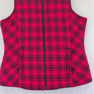 Duluth TRADING Womens Small Sherpa Lined‎ Plaid Vest Red Black Zip Up Quilted thumbnail 4