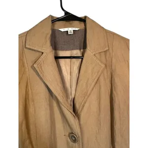 CAbi Beige Cotton Blend 3 Button Front Deep Pockets Lined Coat Women Sz M thumbnail 7