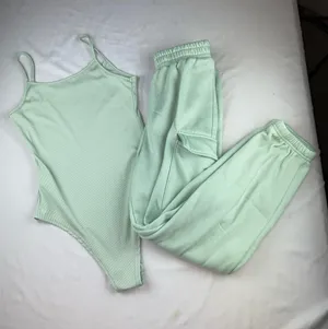 Matching set thumbnail 1