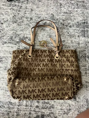 Michael Kors Purse thumbnail 4