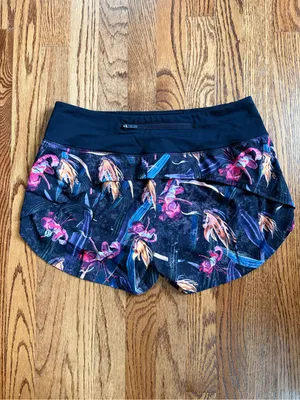Lululemon Speed Up Low-Rise Lined Short 2.5" Veiled Floral Black Multi Sz 8 thumbnail 7