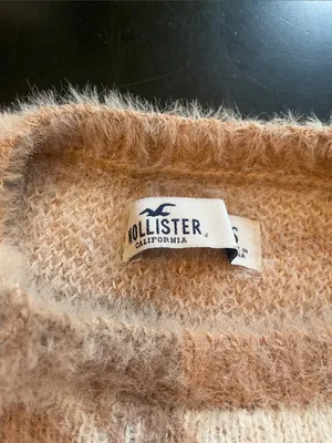 Cozy Marble-Pattern Crewneck Sweater in Beige and Cream Hollister small thumbnail 3