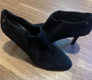 Anne Klein Belicimo Black‎ Suede Textile Pointed Toe Ankle Booties Heel 8.5M thumbnail 1